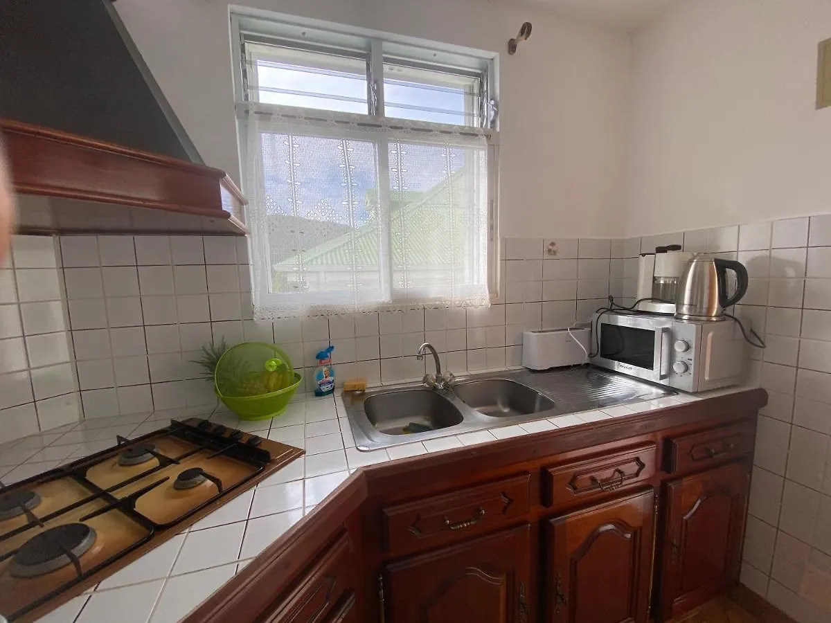 Residence La Perle Deshaies 0*,